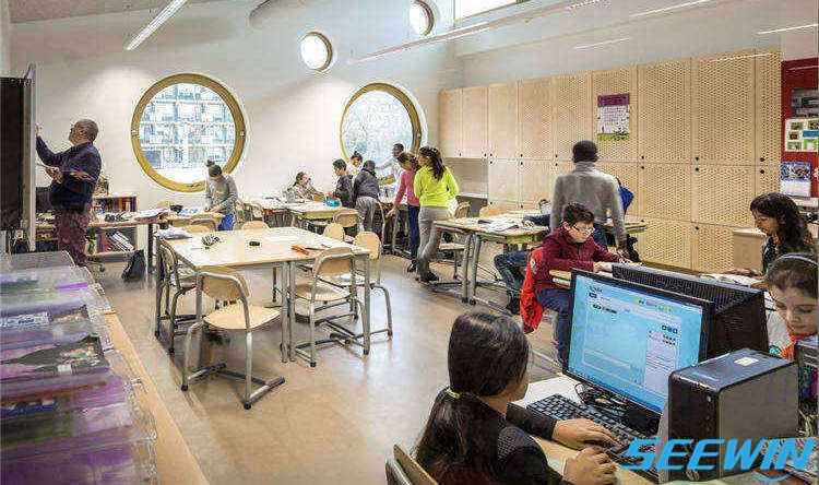 學(xué)生課桌椅