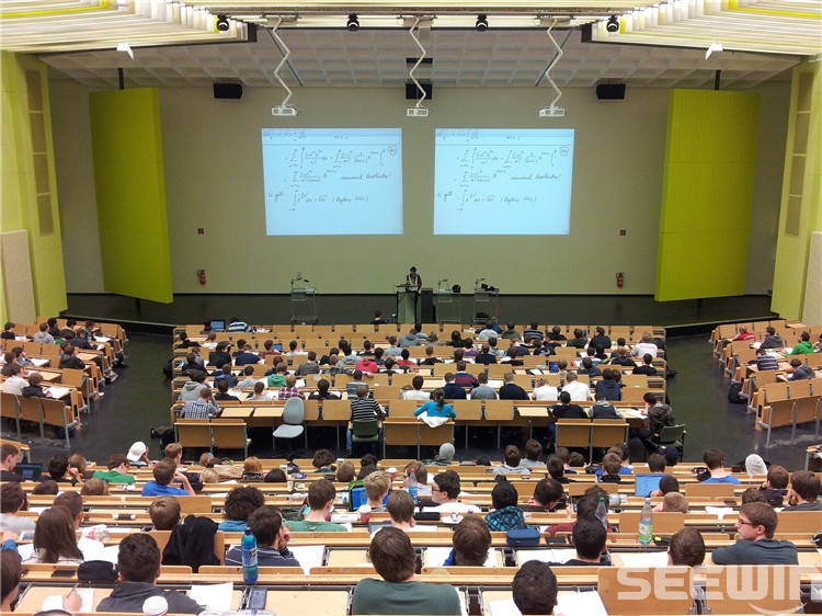 課桌椅廠(chǎng)家